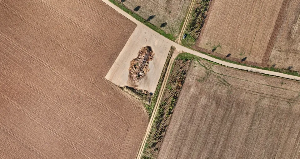 Ortofoto polí a zpevněné plochy, Syrovice u Rajhradu